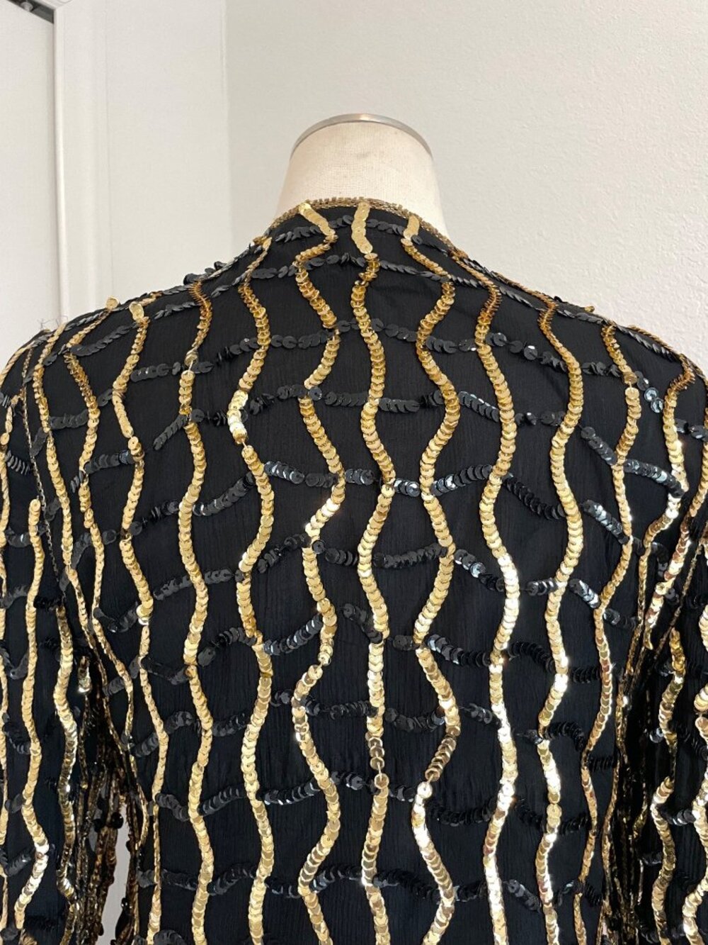 Vintage 1990s Nite Line Maximalist Black + Gold Silk Sequin Top Women’s Medium - Picture 10 of 16